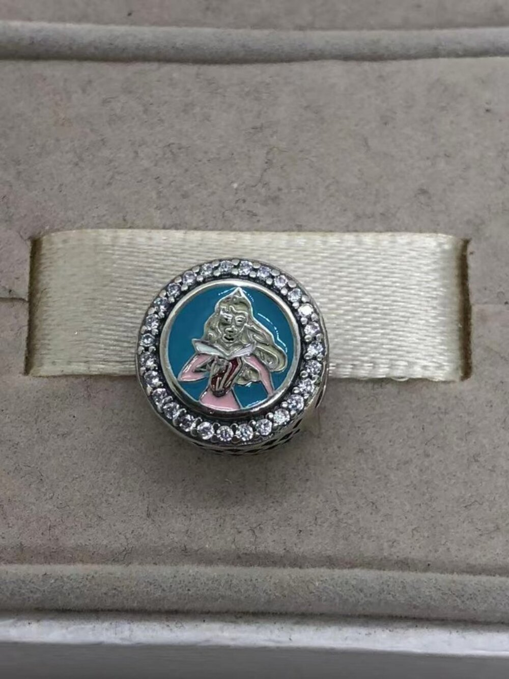 ✨🔥Pandora 13.1 HALF MARATHON WEEKEND Bead Charm